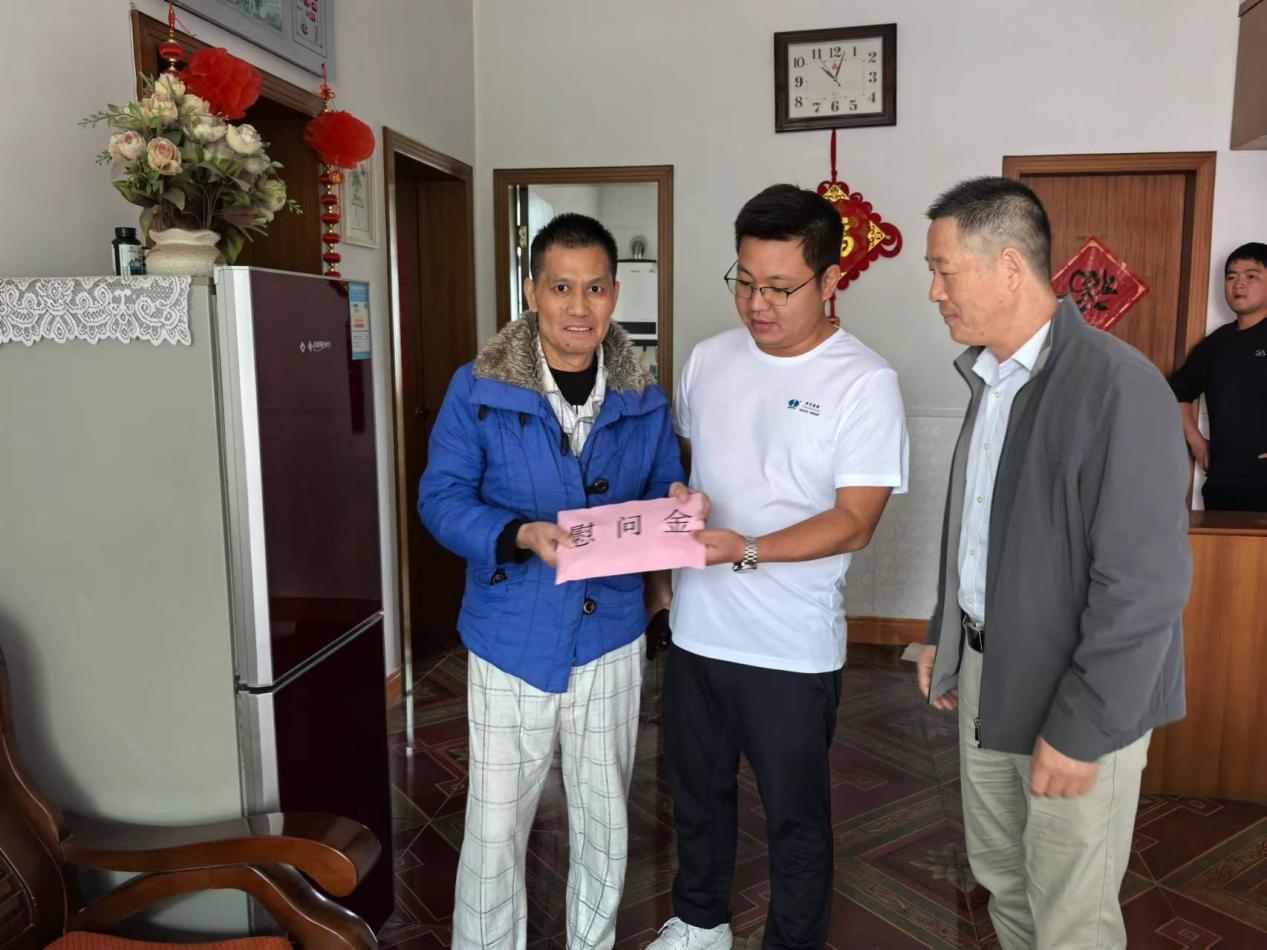 心系患病職工,傳遞工會真情——公司工會開展慰問困難職工活動